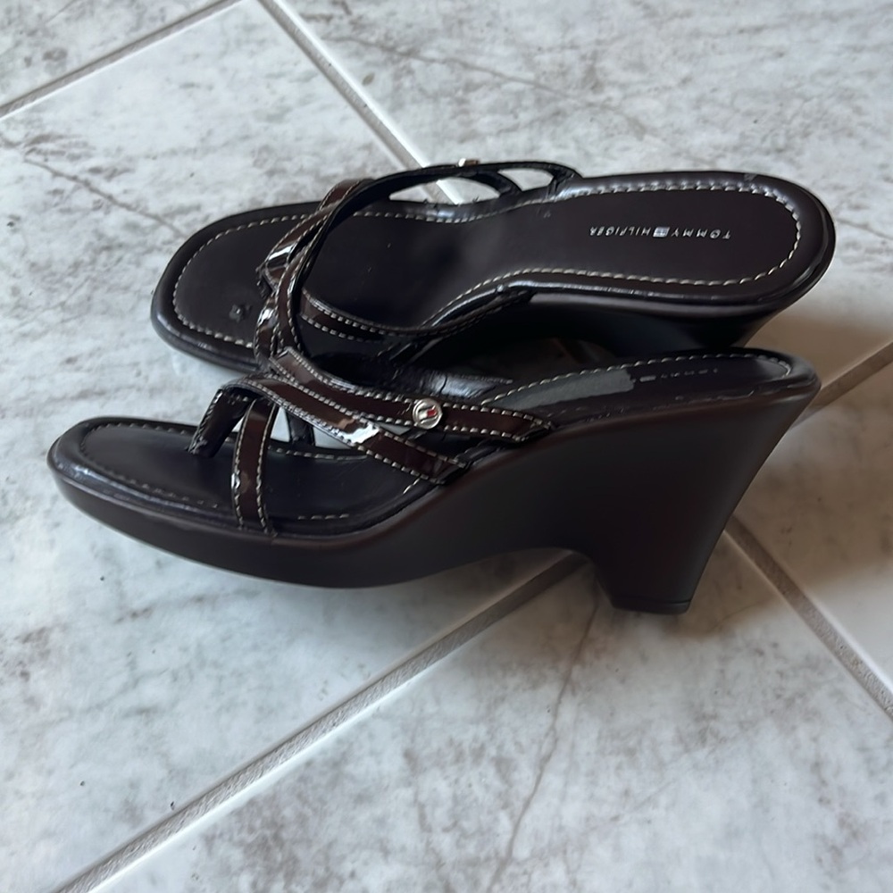 Tommy Hilfiger Women's Dark Brown Strappy Sandals